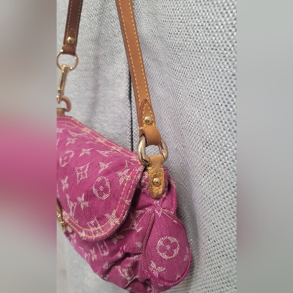 SOLD! Louis Vuitton Pleaty - Picture 3 of 12